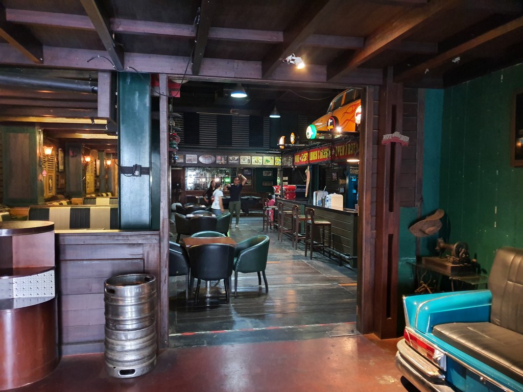 Bangunan Resto Cafe di Pinggir Jalan Arteri P Antasari — foto 5