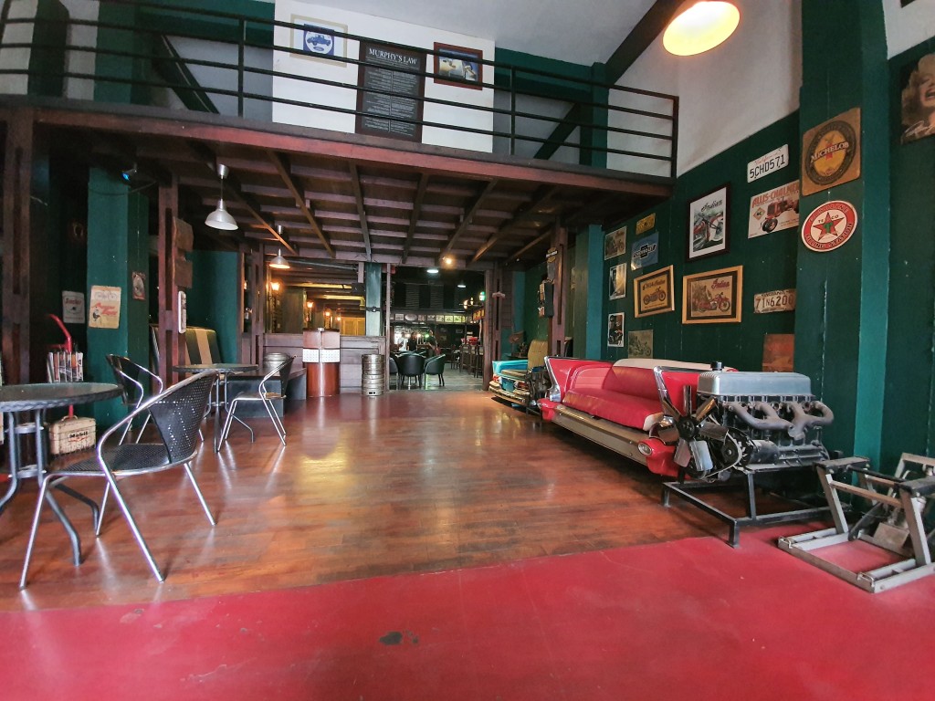 Bangunan Resto Cafe di Pinggir Jalan Arteri P Antasari — foto 4
