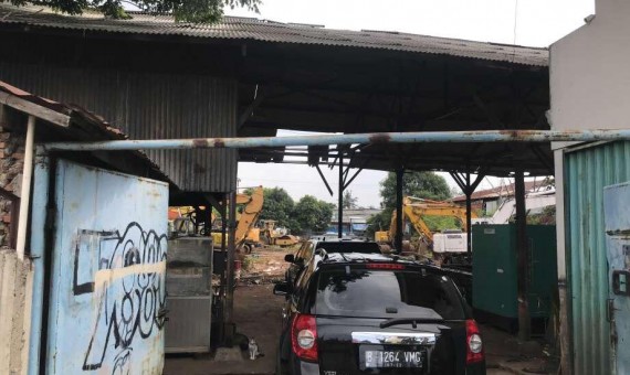 Bangunan Semi Gudang di Pinggir Jalan Raya Cipondoh Tangerang
