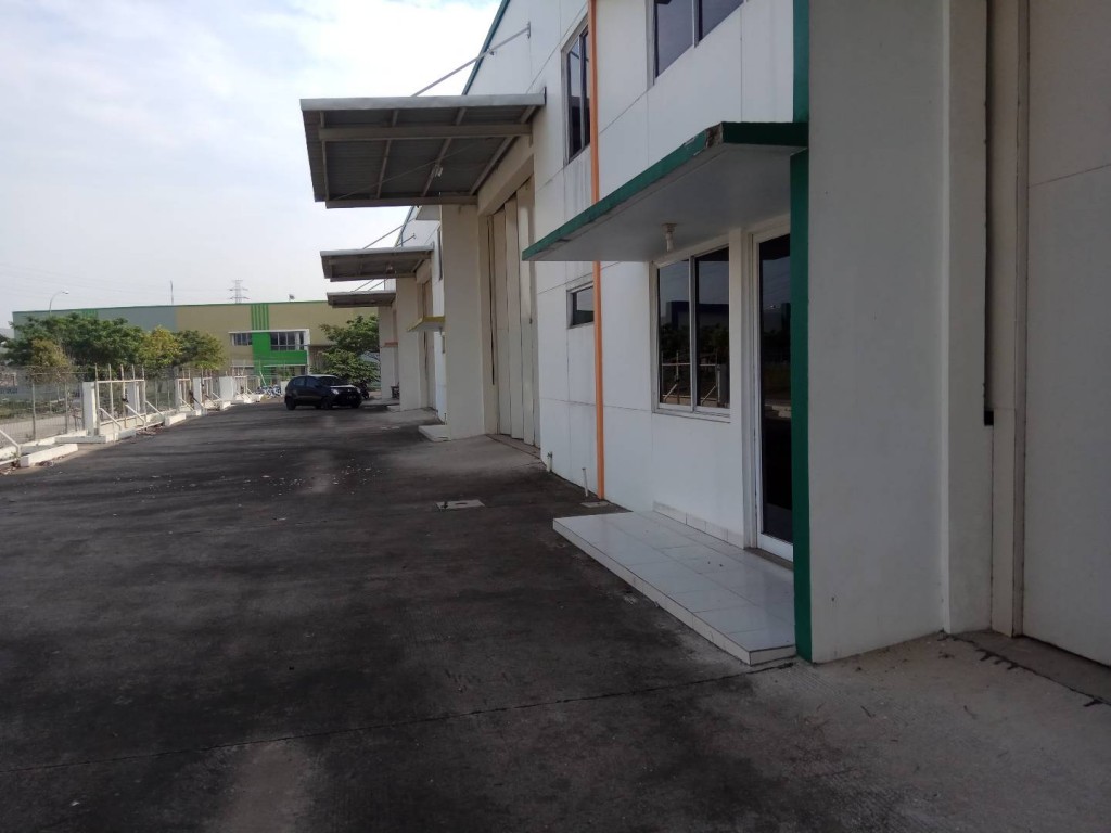 Gudang 518-320 M2 di Delta Silikon Cikarang Dekat Deltamas, Jababeka Cikarang — foto 2