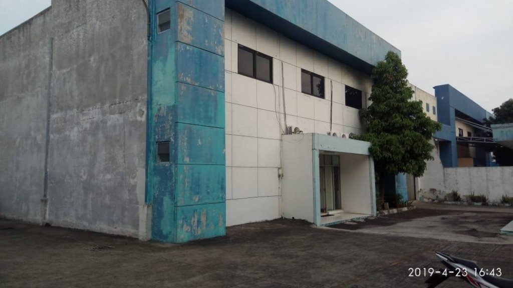 Gudang SFB di Jababeka 1, Hook Halaman Parkir Luas — foto 4