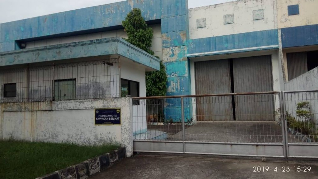 Gudang SFB di Jababeka 1, Hook Halaman Parkir Luas — foto 3