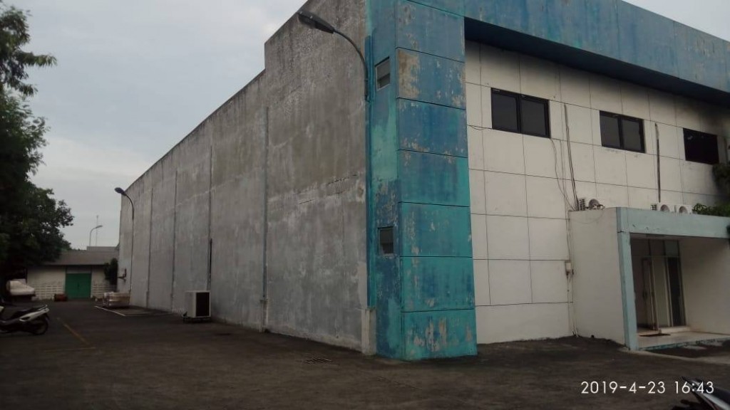 Gudang SFB di Jababeka 1, Hook Halaman Parkir Luas — foto 1