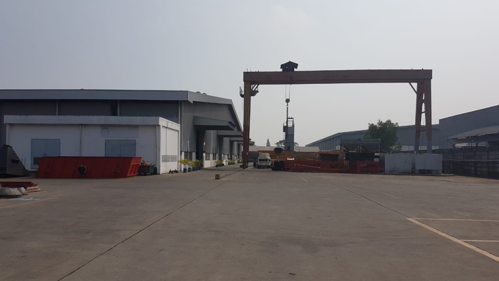 Gudang Pabrik di Delta Silikon Lippo Cikarang Dilengkapi Hois Crane Capacity 25 Ton + 10 Ton — foto 3