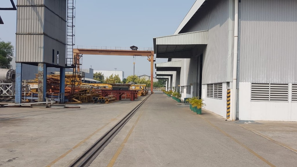 Gudang Pabrik di Delta Silikon Lippo Cikarang Dilengkapi Hois Crane Capacity 25 Ton + 10 Ton — foto 5