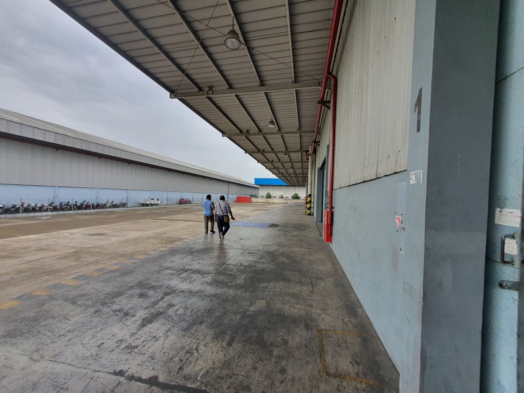 Gudang Logistik Harga Sewa Murah, Gudang Delta silikon dekat Gudang Jababeka Cikarang — foto 3
