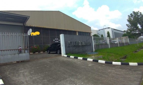 Gudang ex Pabrik di kawasan industri KIM Karawang Timur, Dkt KIIC Karawang Barat , Bangunan Istimewa