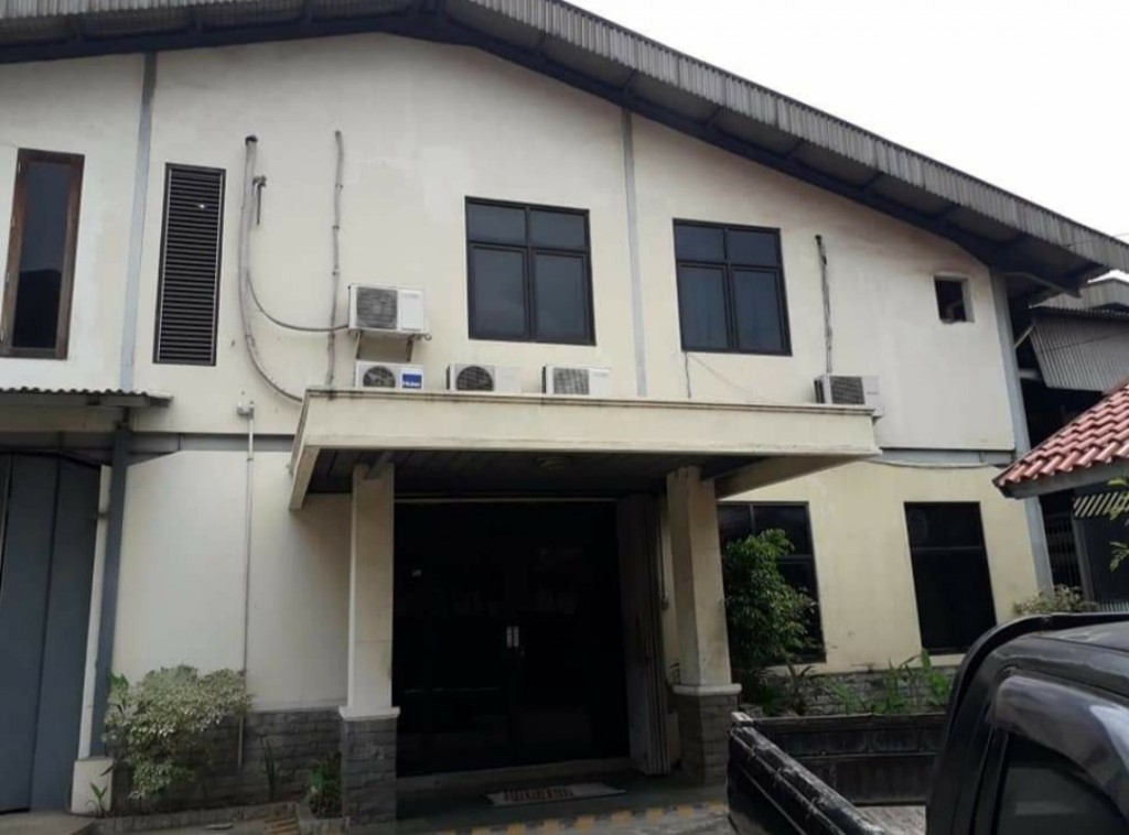 Jual Gudang Workshop Jababeka 2 Cikarang, Pinggir Jalan Raya — foto 3