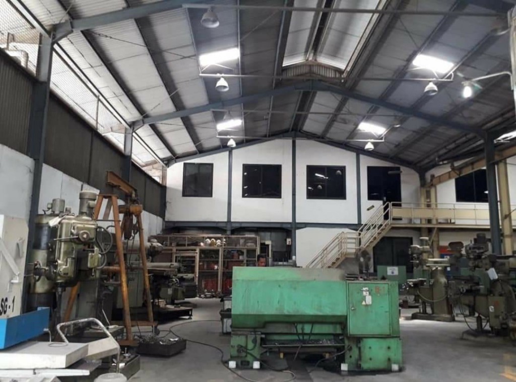 Jual Gudang Workshop Jababeka 2 Cikarang, Pinggir Jalan Raya — foto 4