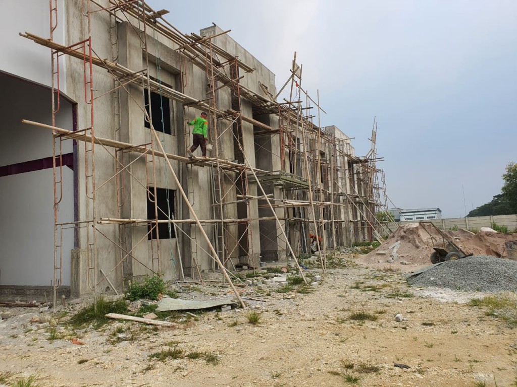 Gudang Bangunan Baru di kawasan industri Greenland Deltamas Cikarang ( Akses paling depan , Paling Strategis) — foto 1