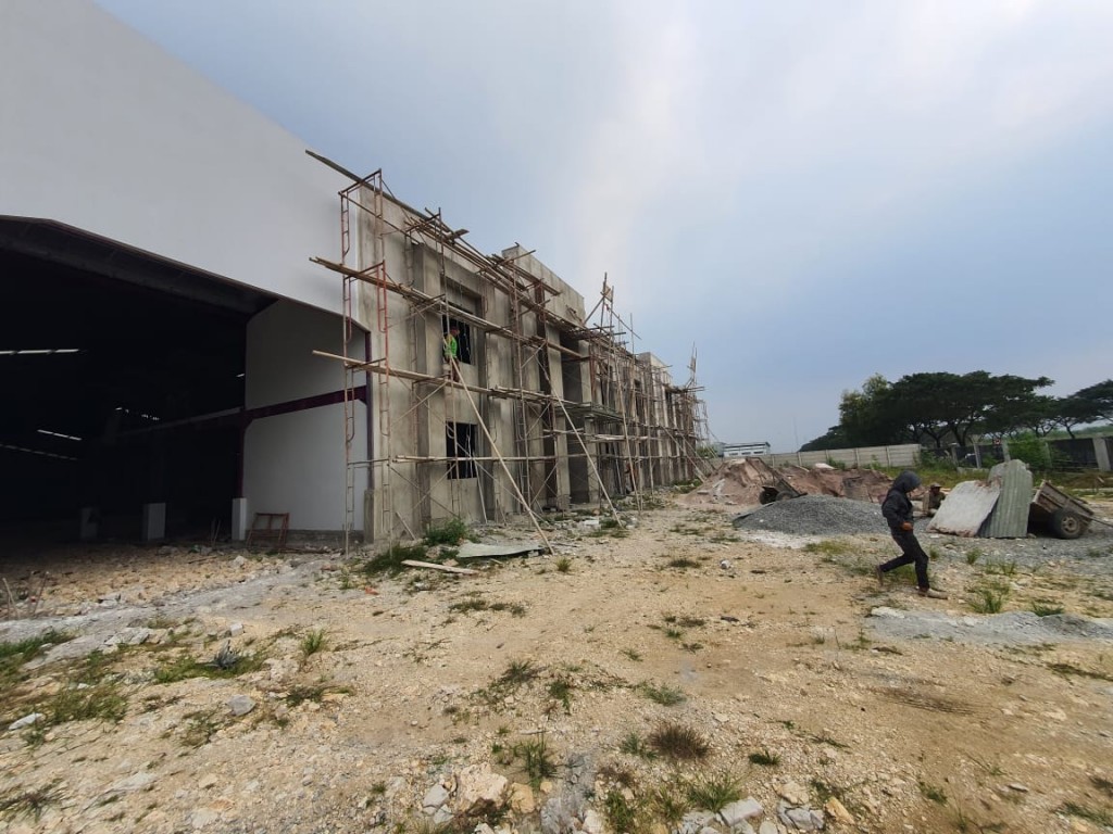 Gudang Bangunan Baru di kawasan industri Greenland Deltamas Cikarang ( Akses paling depan , Paling Strategis) — foto 3