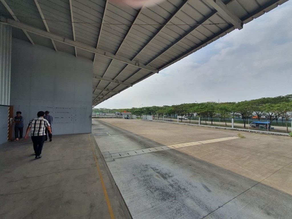 Termurah Di Bawah Disewakan Pasaran Gudang KITIC Deltamas Cikarang Fasilitas Loading Dock Gudang Jababeka — foto 2