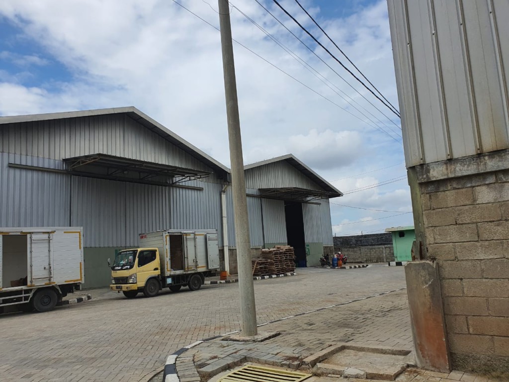 Disewakan Gudang di Karawang Barat Jl Proklamasi dkt KIM KIIC Karawang — foto 1