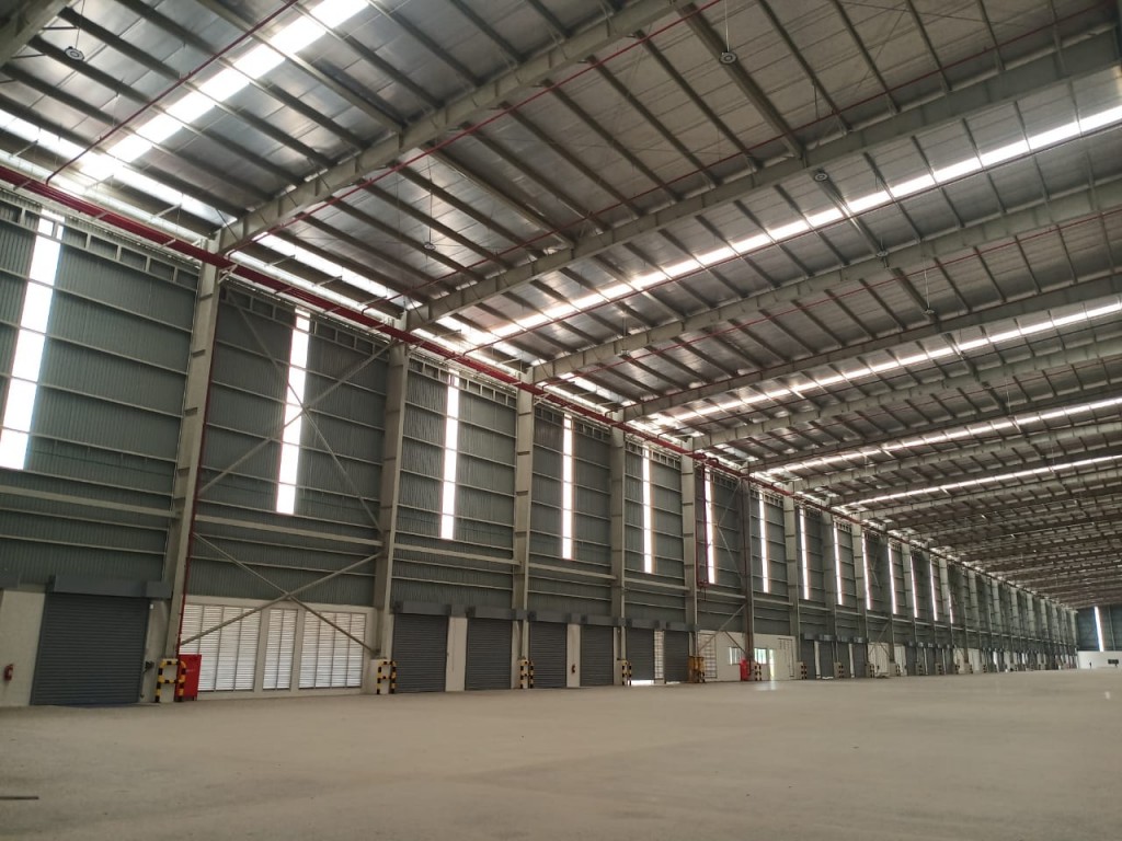 Disewakan Gudang Pabrik Jababeka Cikarang Luas 1.9 Ha Dilengkapi Loading Dock — foto 2
