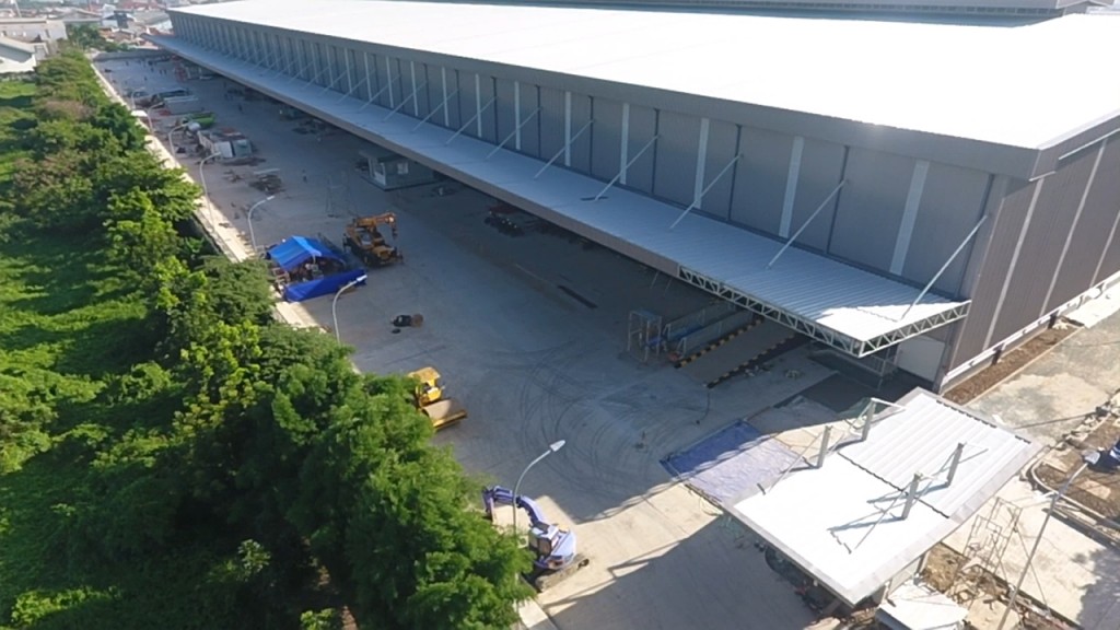 Disewakan Gudang Pabrik Jababeka Cikarang Luas 1.9 Ha Dilengkapi Loading Dock — foto 1