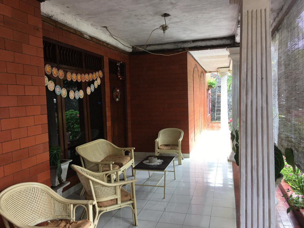 Rumah Luas Lokasi Strategis dekat Jalan Raya Margonda Raya Depok — foto 4