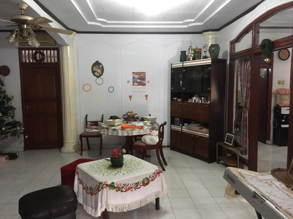 Rumah Luas Lokasi Strategis dekat Jalan Raya Margonda Raya Depok — foto 3