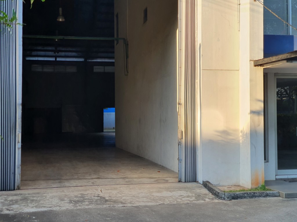 Gudang Workshop Delta Silicon 3 Cikarang Dijual Murah Bangunan Bagus — foto 5