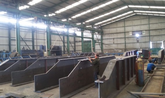Sewa Gudang Cikarang Bekasi Cocok Untuk Gudang Workshop Fabrikasi Baja Dilengkapi Hoist Crane