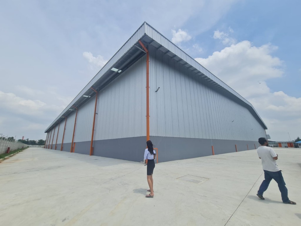 Disewakan Gudang di Delta Silicon 8 Lippo Cikarang, Dilengkapi Loading Dock & Auto Leveler dkt KITIC Deltamas — foto 5