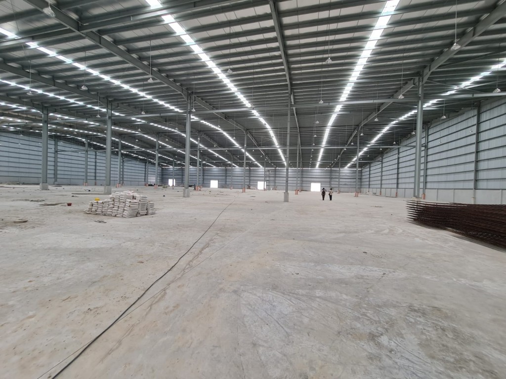 Disewakan Gudang di Delta Silicon 8 Lippo Cikarang, Dilengkapi Loading Dock & Auto Leveler dkt KITIC Deltamas — foto 4