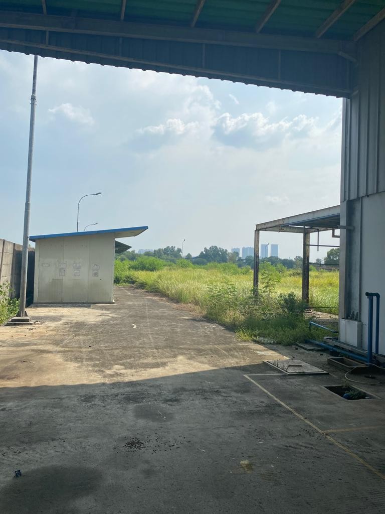 Dijual Gudang di Jababeka 5 Cikarang, Bekasi Bangunan dengan Lahan Luas dkt Delta Silicon 1, Lippo Cikarang — foto 3