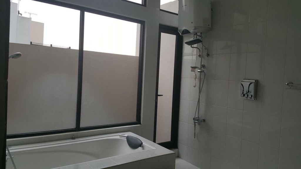 Dijual Rumah di Taman Menteng Lippo Cikarang, Dekat Dengan Mall Lippo Cikarang — foto 1