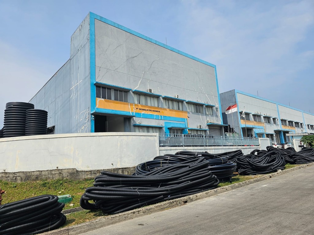 Disewakan Pabrik Gudang Delta Silicon Cikarang,Jababeka,Deltamas,Bekasi — foto 4